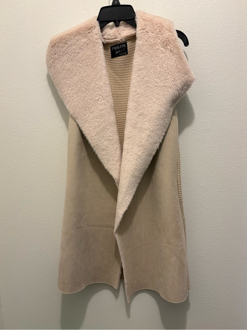 Twelfth Street by Cynthia Vincent Beige & Cream Shearling-Trim Open Vest
